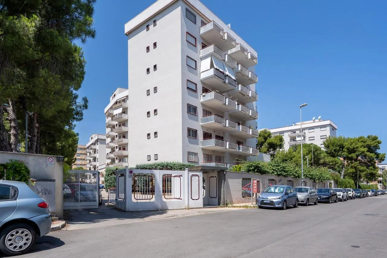 Appartement Bright Studio With Terrace & Parking Bari